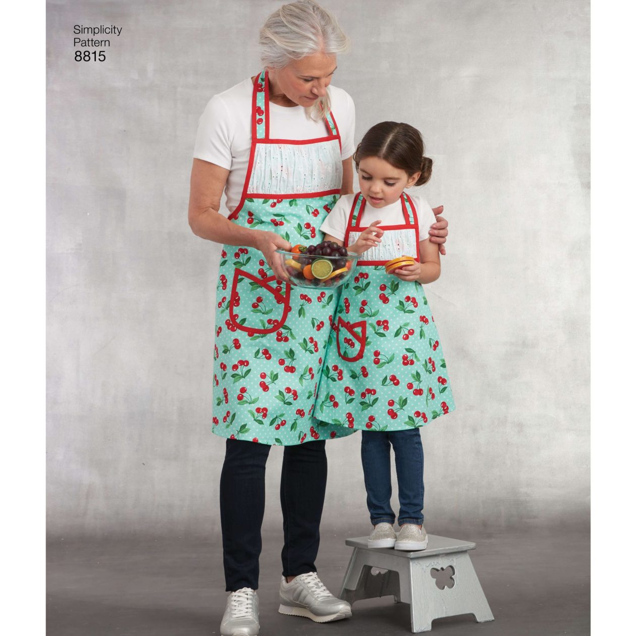 Pattern 8815 Child's and Misses' Apron