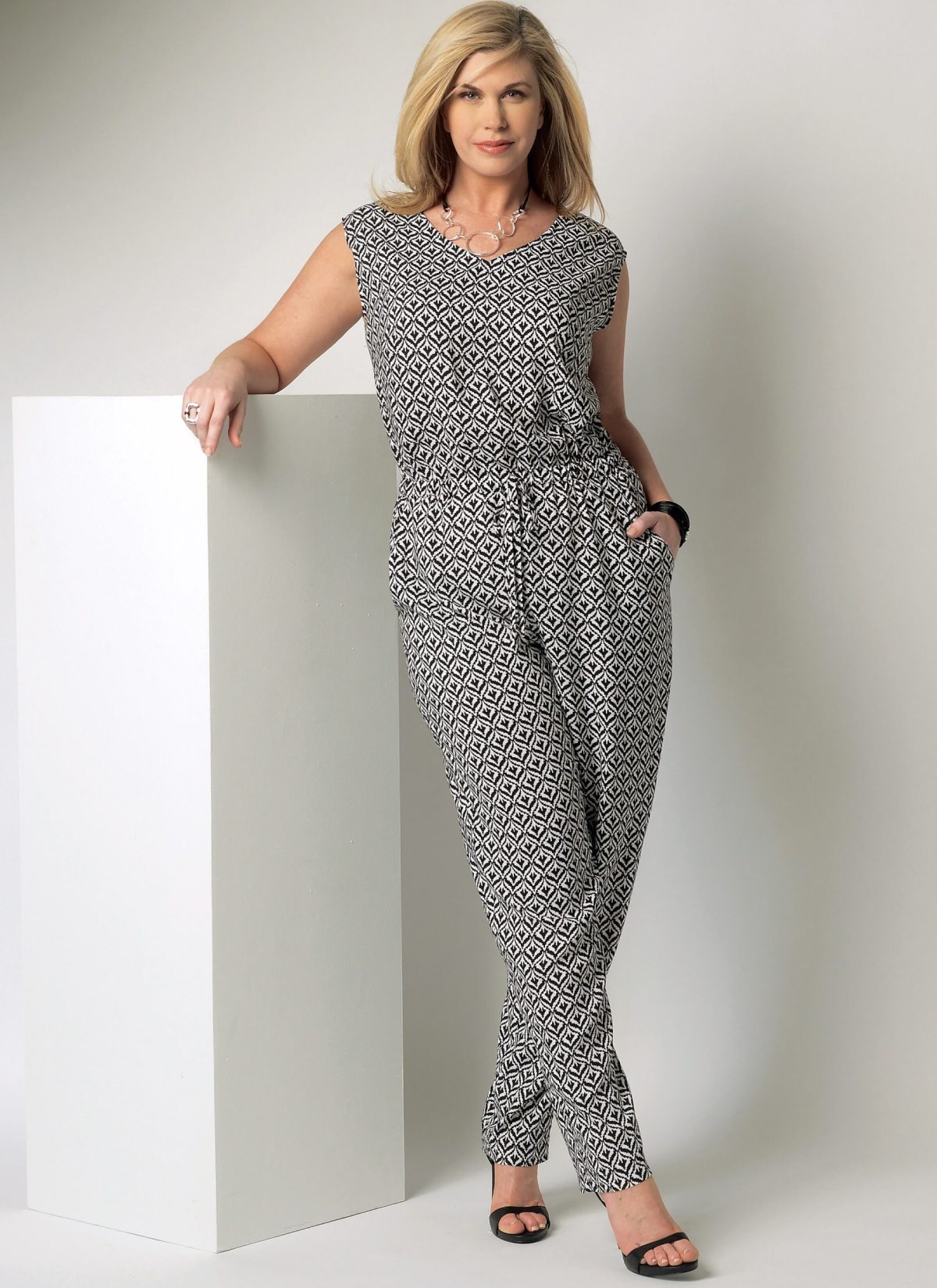 Butterick Sewing Pattern B6224 Women's Kimono-inspired robe and Jumpsuit