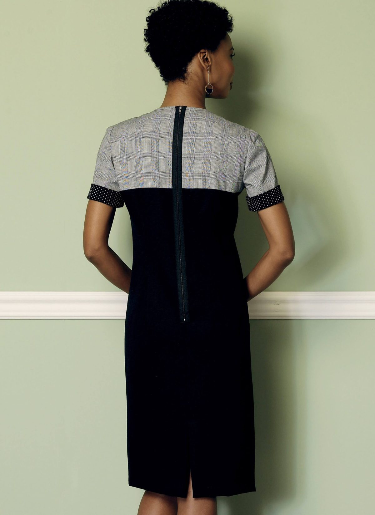 Butterick Sewing Pattern B6410 Misses'/Miss Petite Paneled Dresses with Yokes