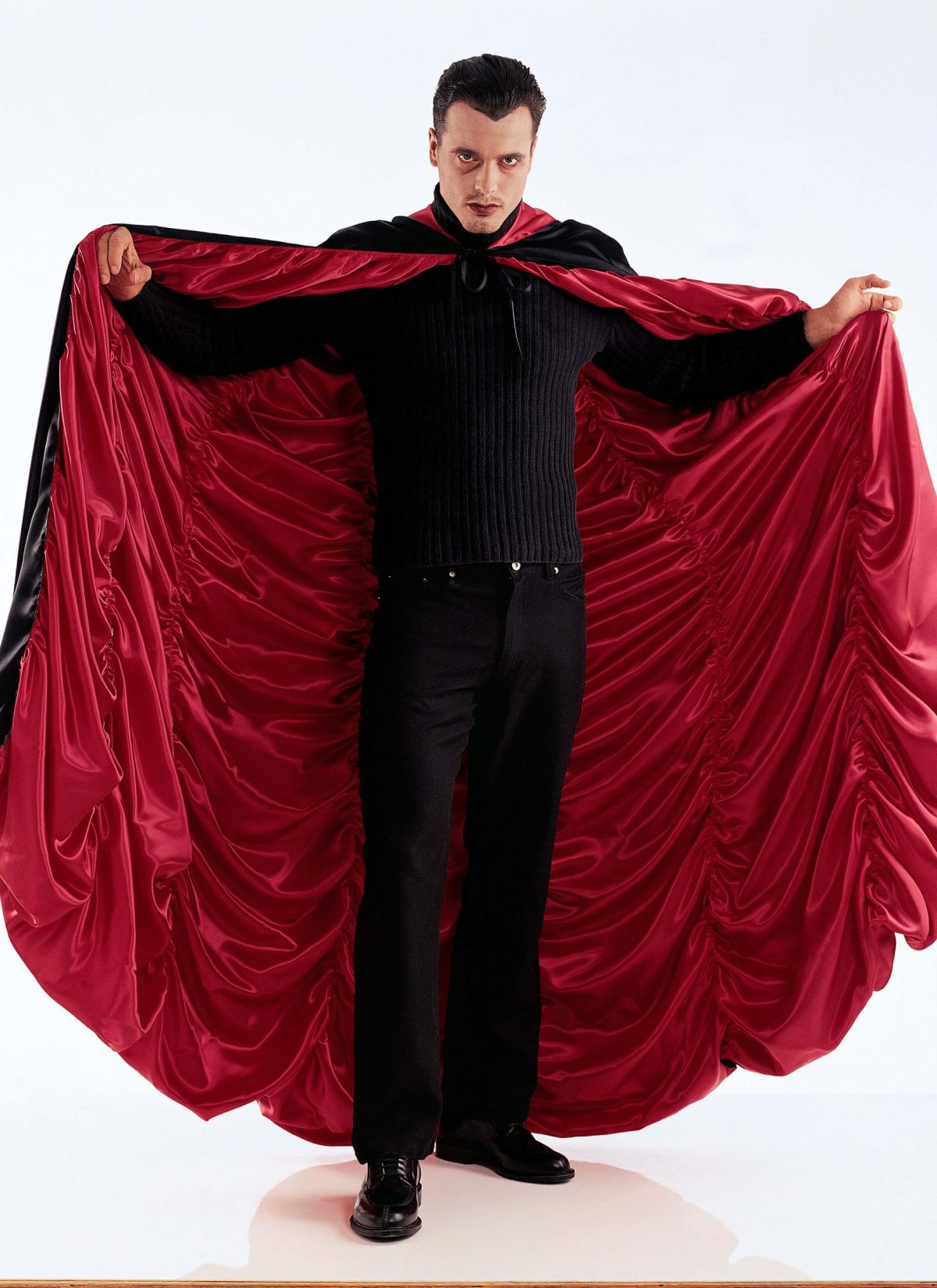 McCall's Sewing Pattern M4139 Misses'/Men's/Teen Boys' Lined & Unlined Cape Costumes