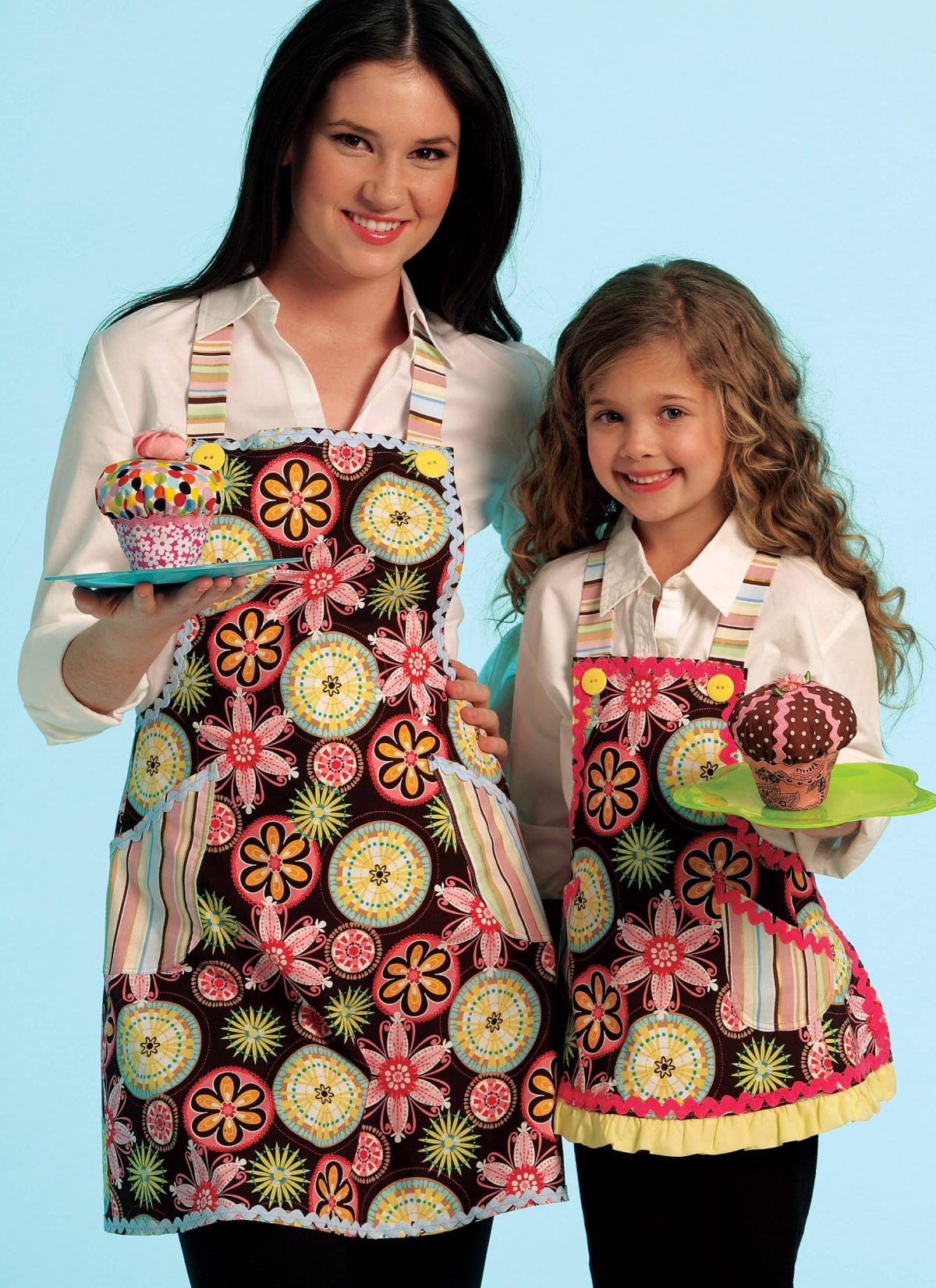 McCall's Sewing Pattern M5720 Misses'/Chldren's/Girls' Aprons