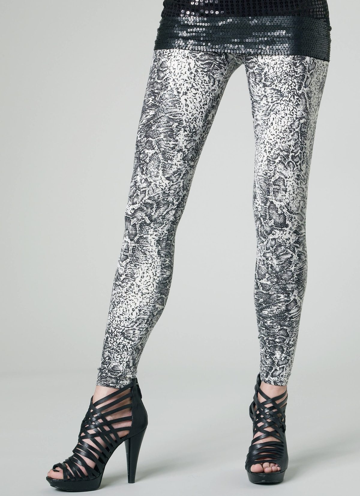 McCall's Sewing Pattern M6173 Misses'/Miss Petite Pants and Leggings