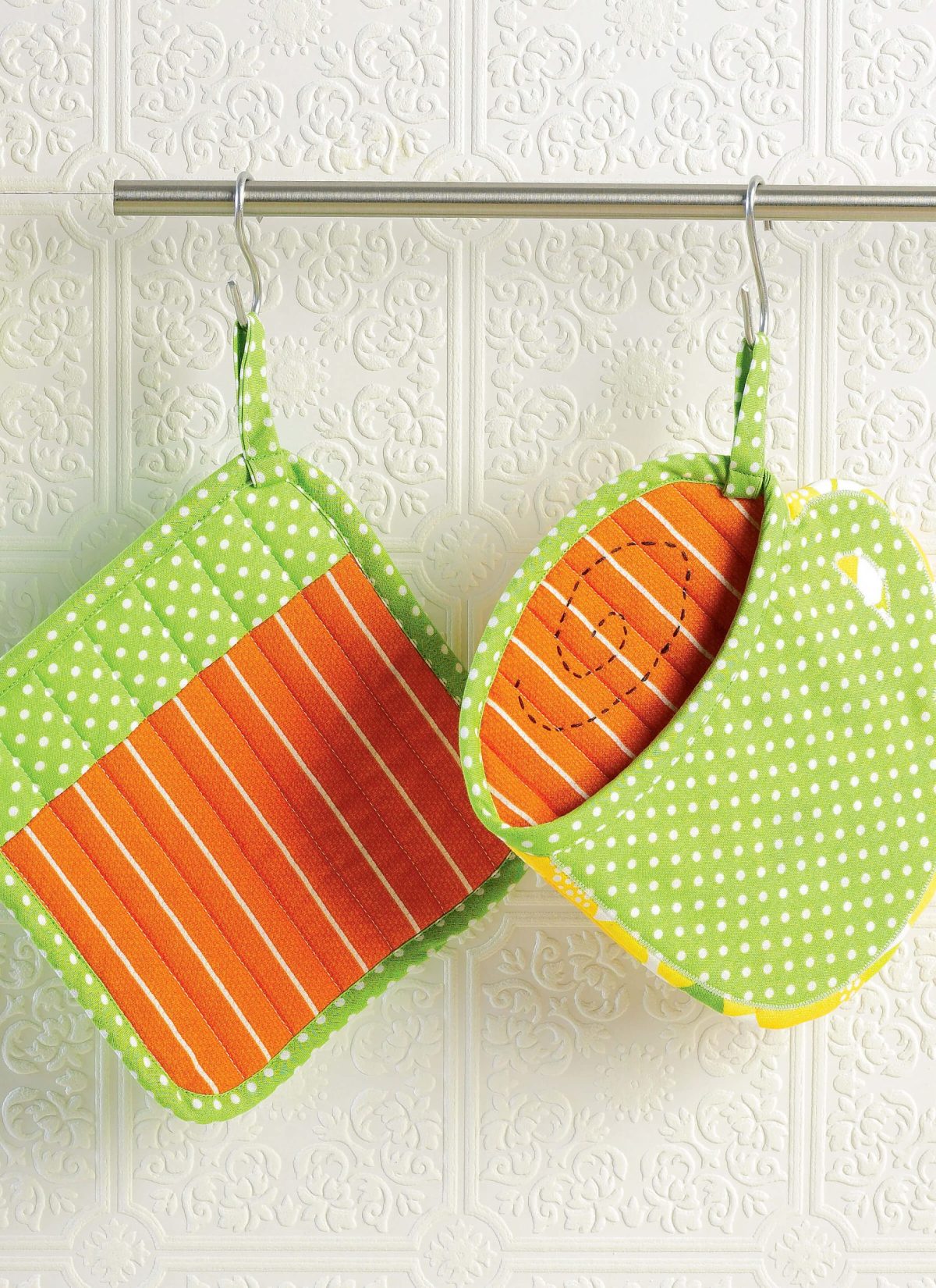 McCall's Sewing Pattern M6978 Apron and Kitchen Accessories