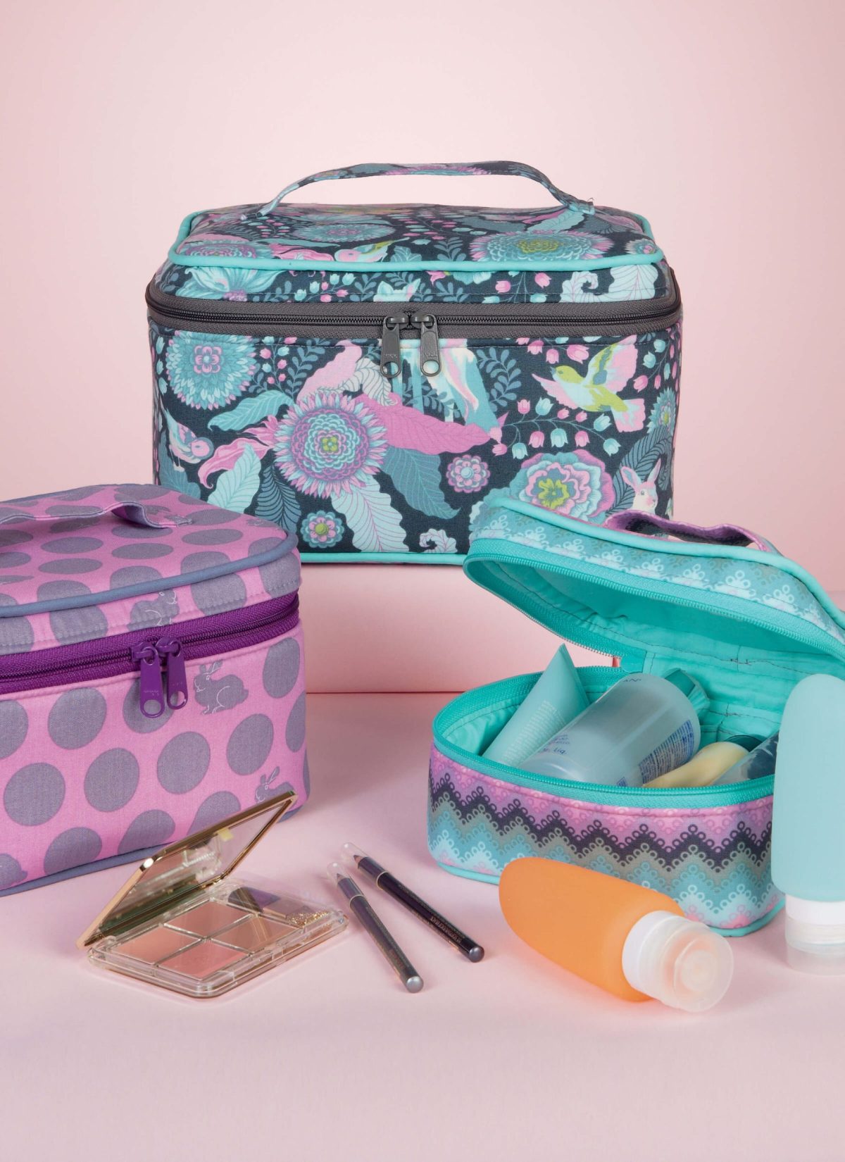 McCall's Sewing Pattern M7487 Travel Cases in Three Sizes