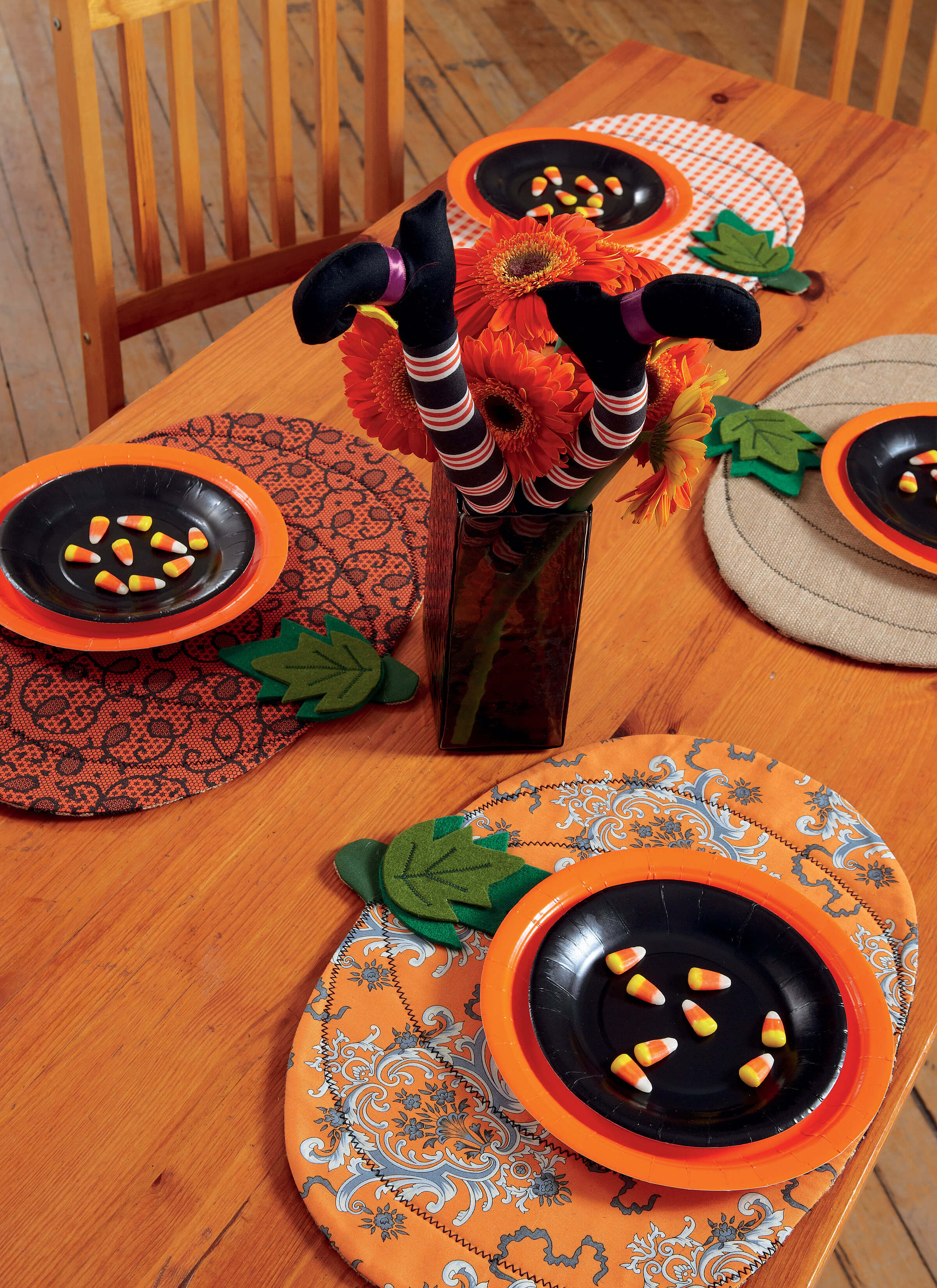 McCall's Sewing Pattern Pumpkin Placemats/Table Runner, Witch Hat/Legs, and Wreaths