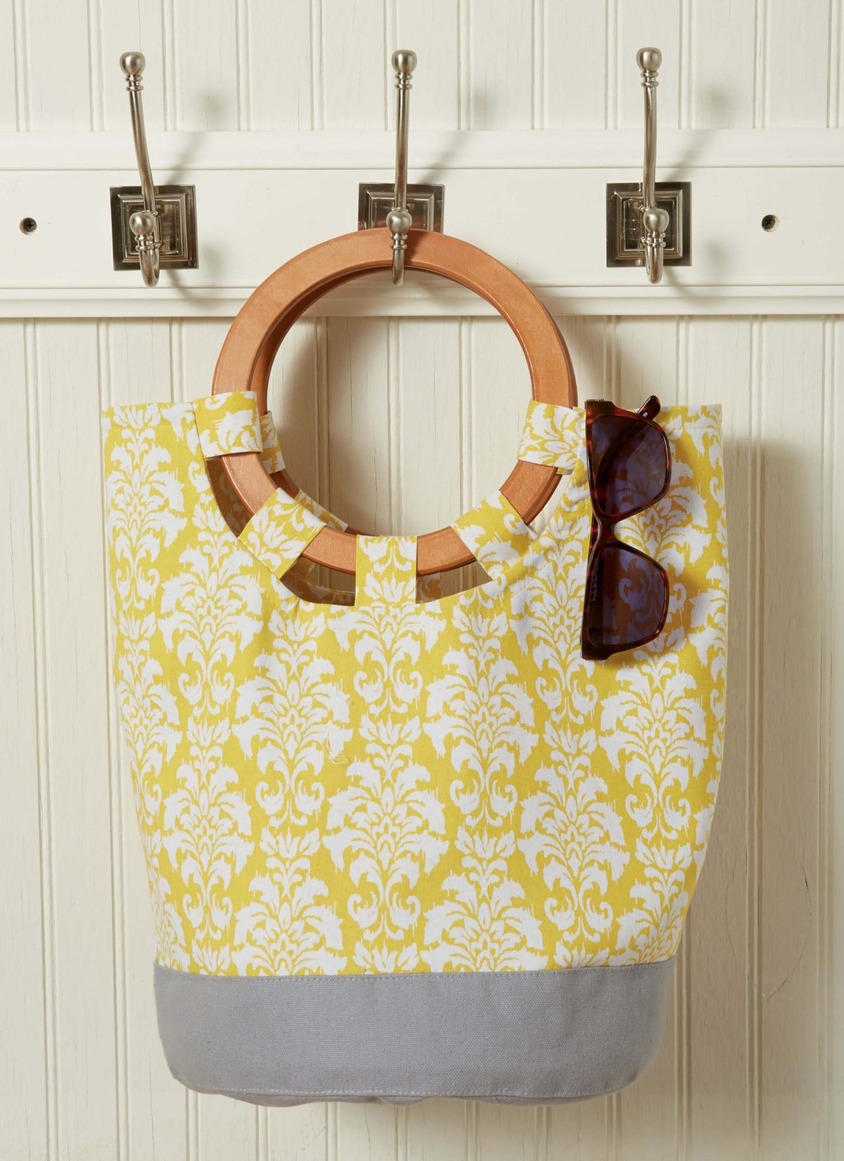 McCall's Sewing Pattern M7611 Misses' Lined Tote Bags with Contrast Variations