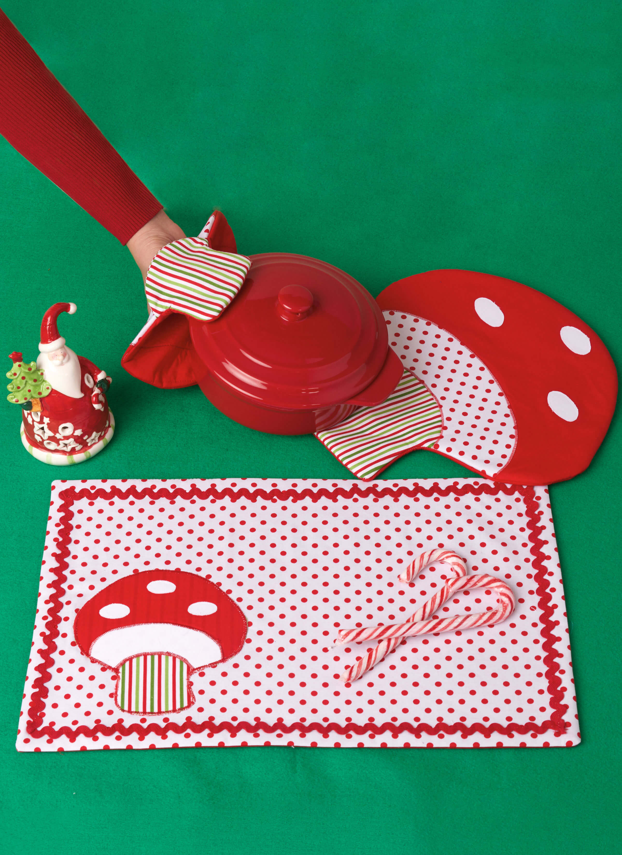 McCall's Sewing Pattern M8545 Kitchen Holiday Decor