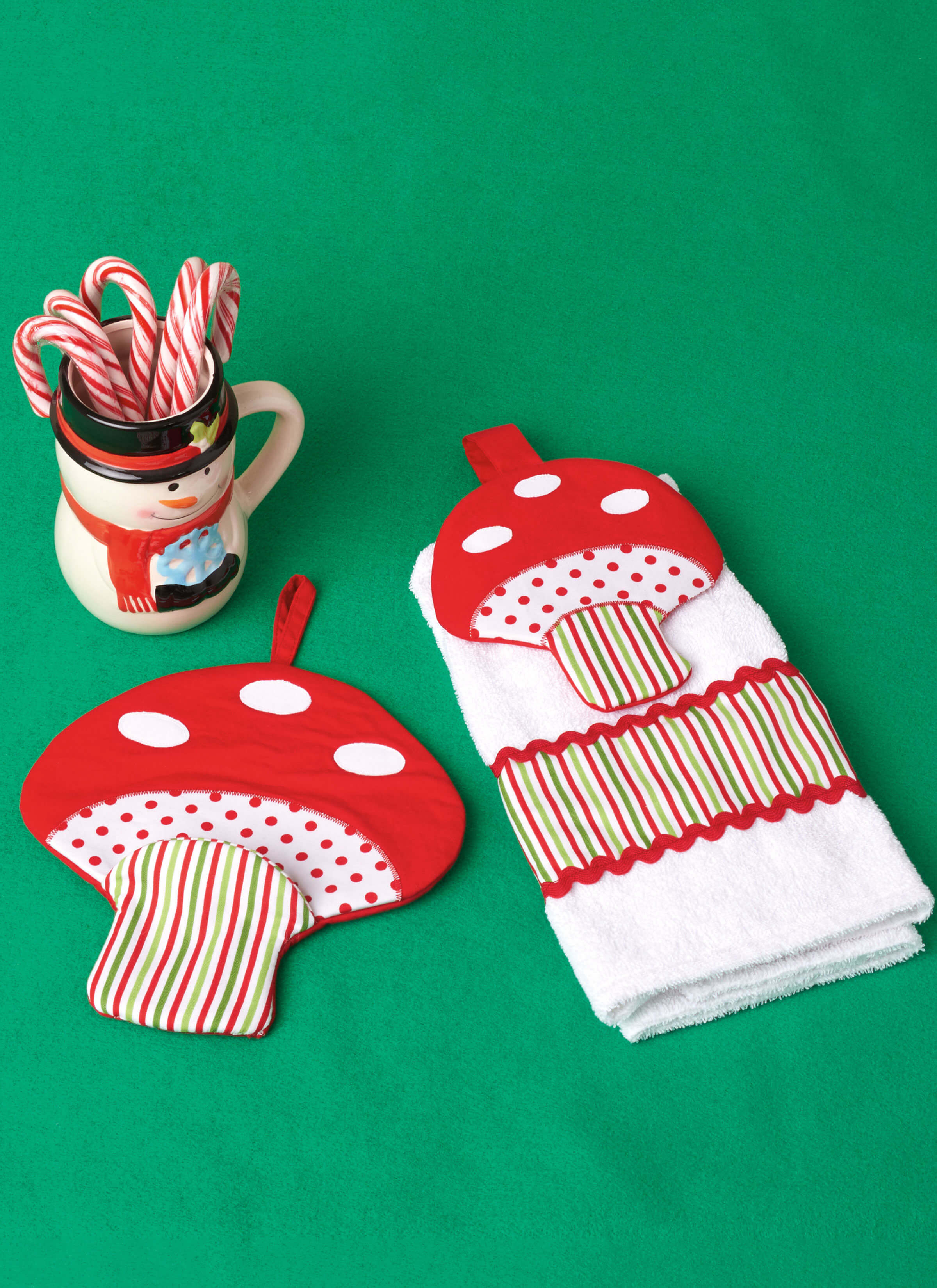McCall's Sewing Pattern M8545 Kitchen Holiday Decor