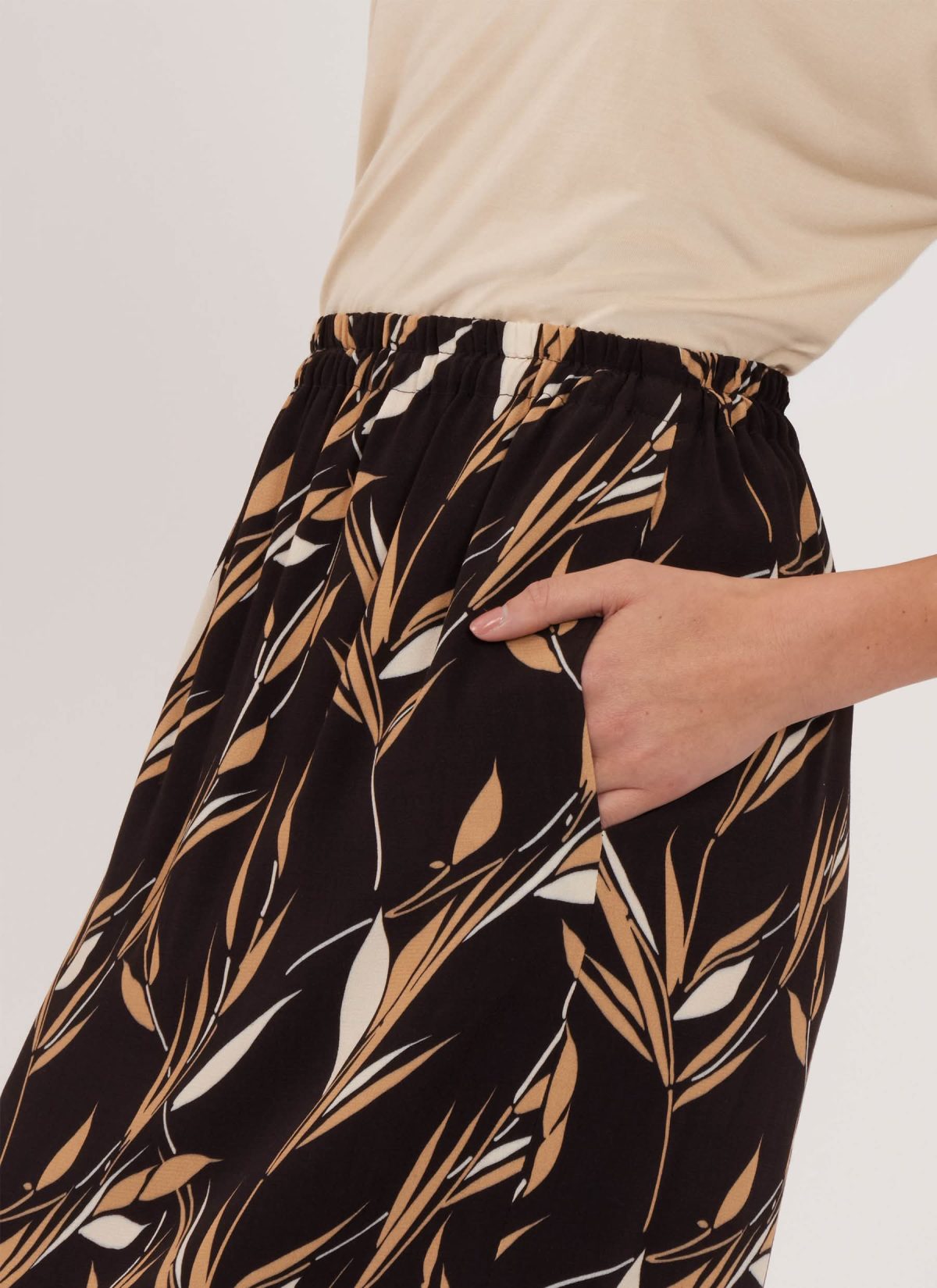 New Look Sewing Pattern N6826 Misses' Skirts, Trousers and Shorts