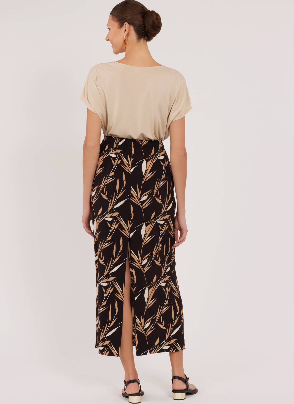 New Look Sewing Pattern N6826 Misses' Skirts, Trousers and Shorts