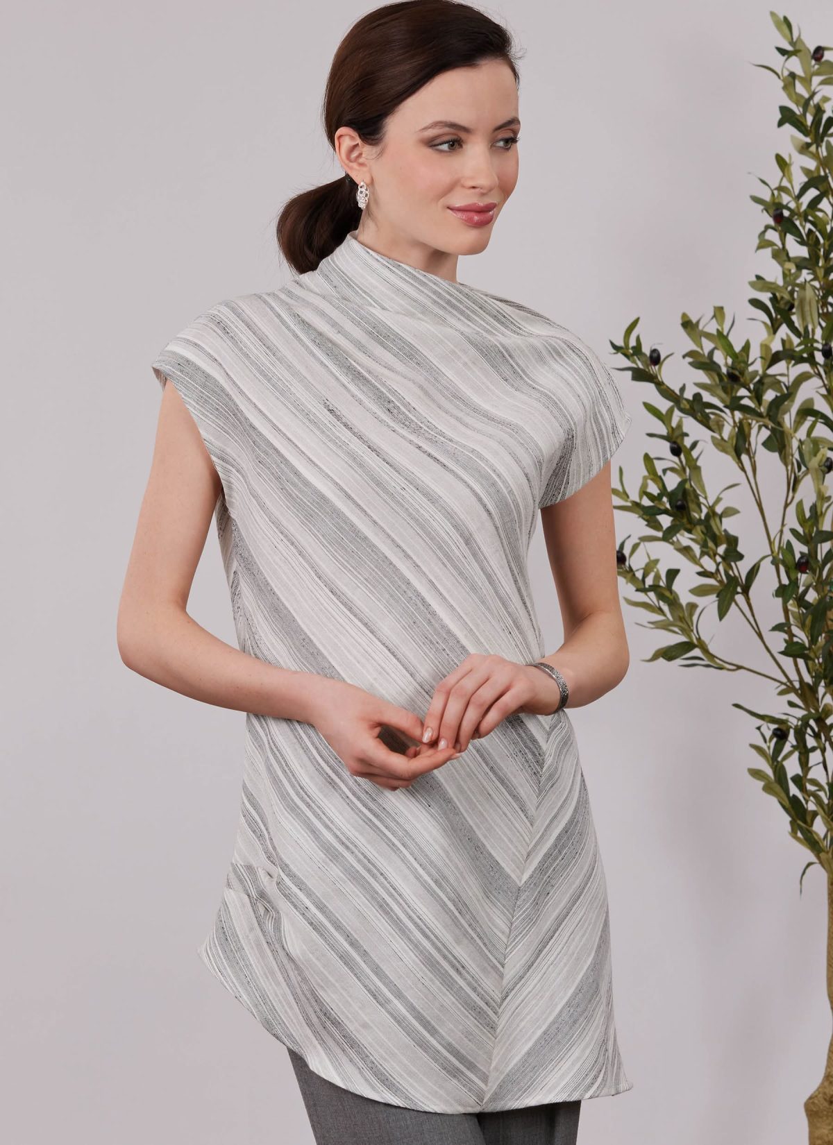 Simplicity Sewing Pattern S3233 Misses' Draped Top in Three Lengths