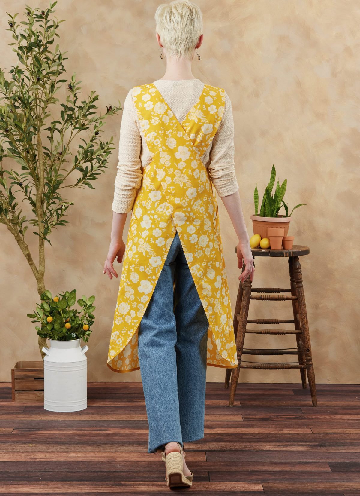 Simplicity Sewing Pattern S3257 Misses' Cross Back Aprons