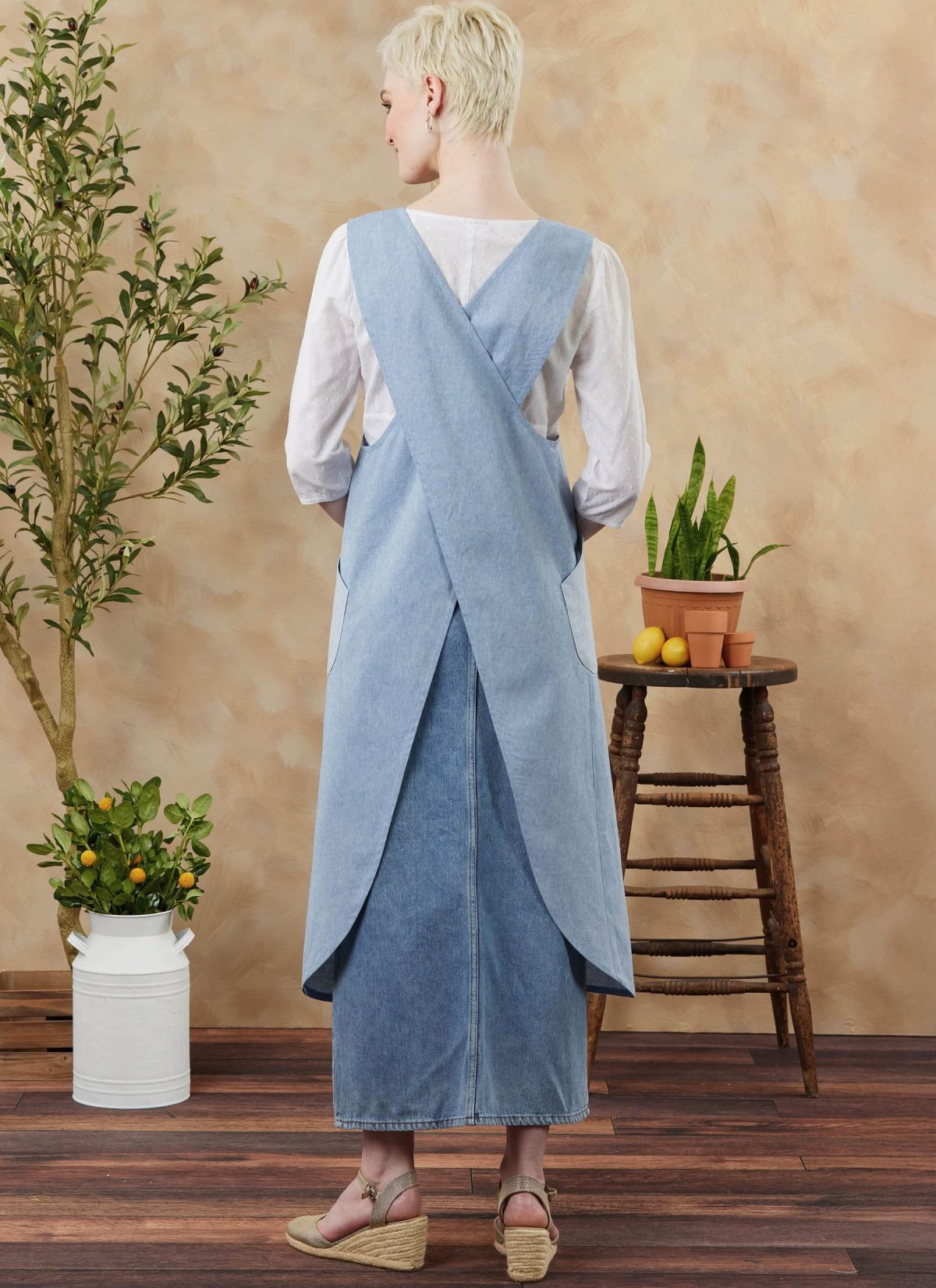 Simplicity Sewing Pattern S3257 Misses' Cross Back Aprons
