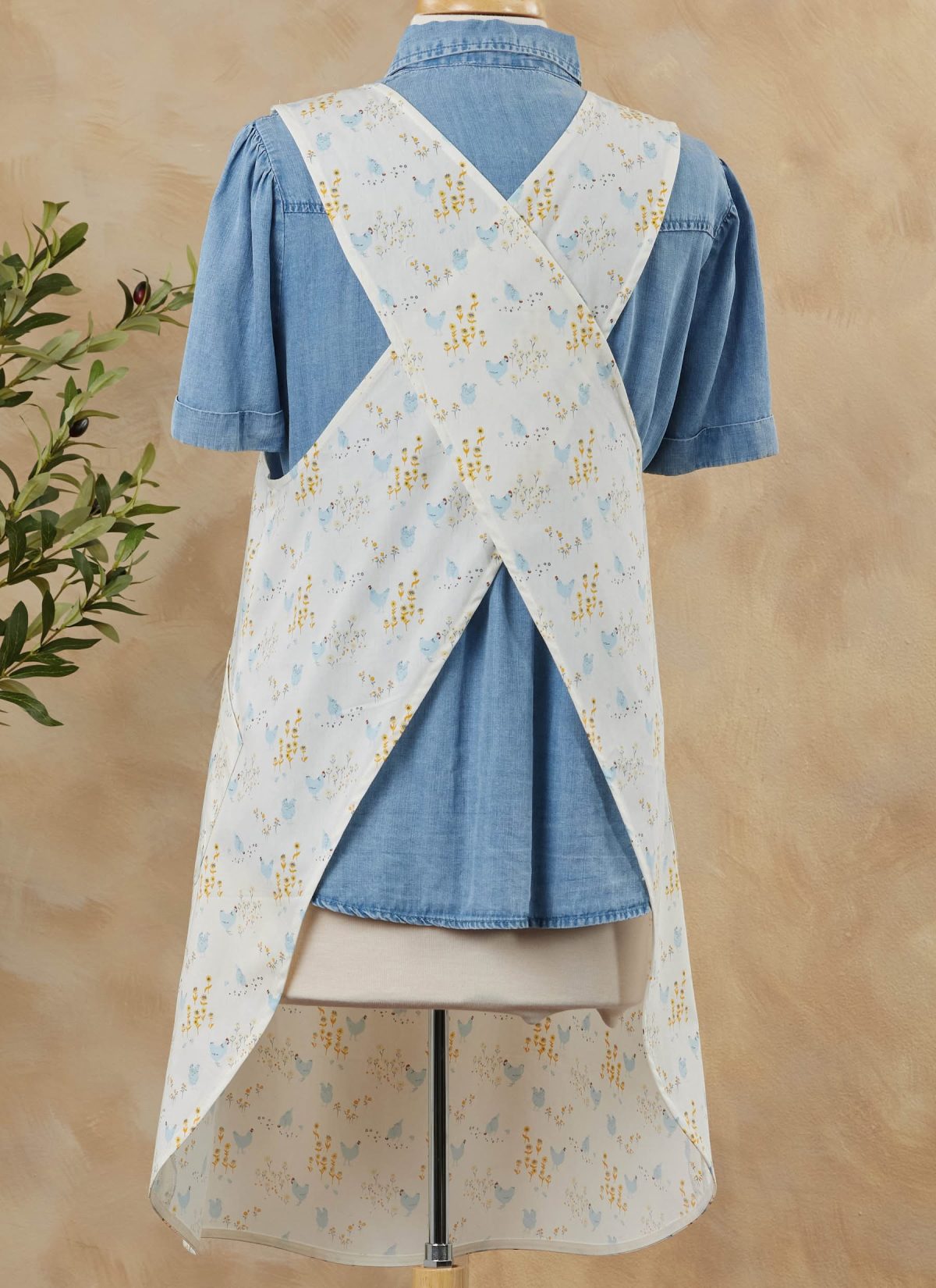 Simplicity Sewing Pattern S3257 Misses' Cross Back Aprons