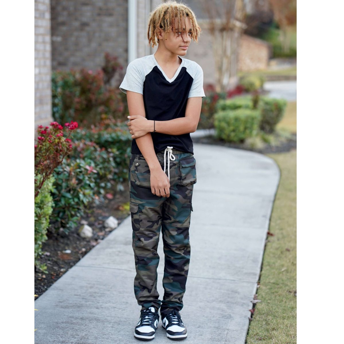 Simplicity Sewing Pattern S9561 Boys' Knit Top and Woven Trousers and Shorts