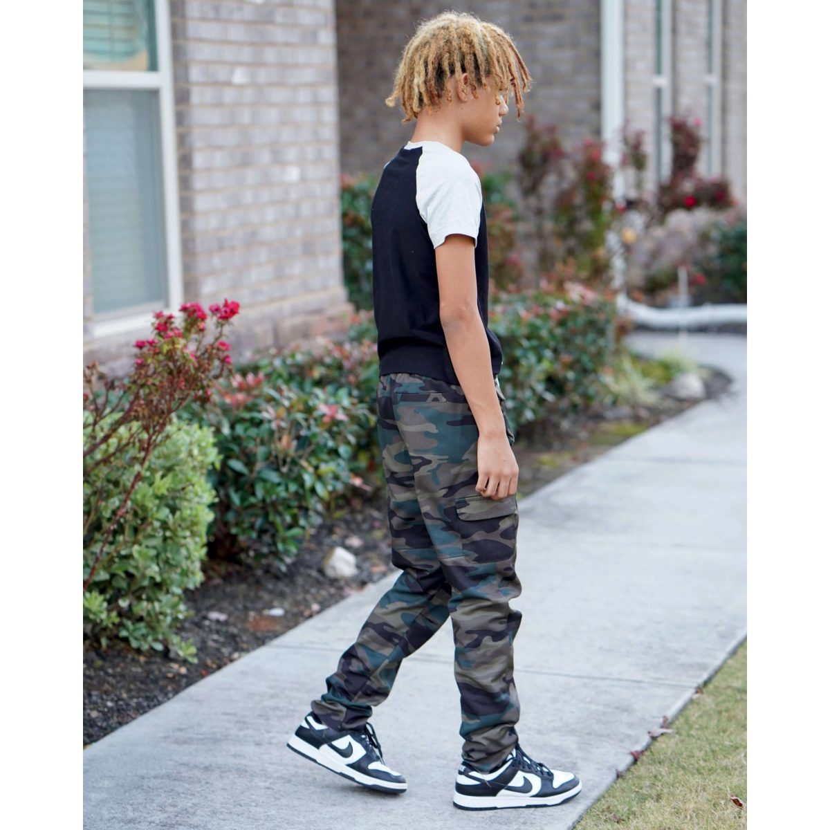 Simplicity Sewing Pattern S9561 Boys' Knit Top and Woven Trousers and Shorts