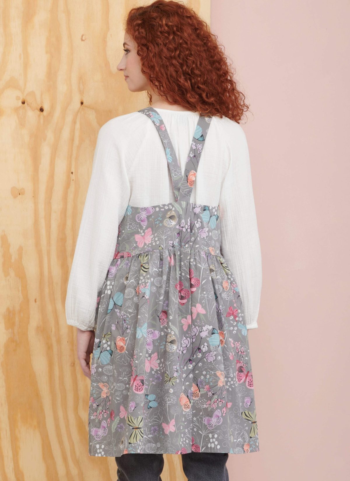 Simplicity Sewing Pattern S9805 Misses' Pinafore Aprons and Tote by Elaine Heigl Designs