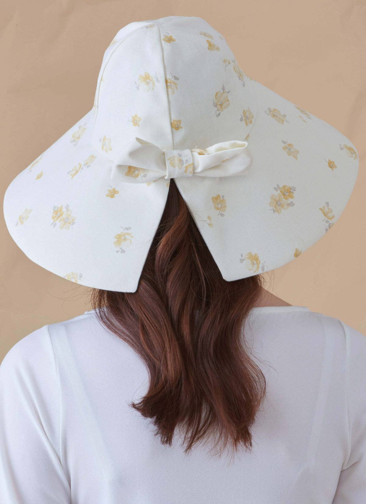 Simplicity Sewing Pattern S9814 Hat in Three Sizes, Duffel, Tote, Cosmetic Case, Eyeglass Case and Luggage Tag by Laura Ashley