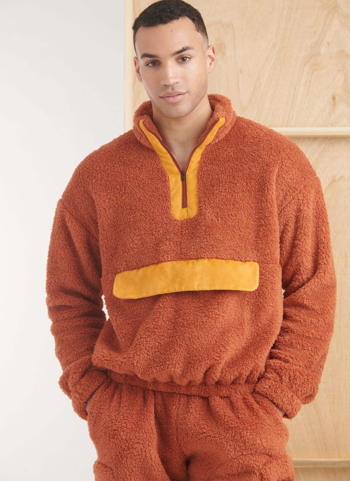 Simplicity Sewing Pattern S9828 Unisex Sweatshirt and Bottoms