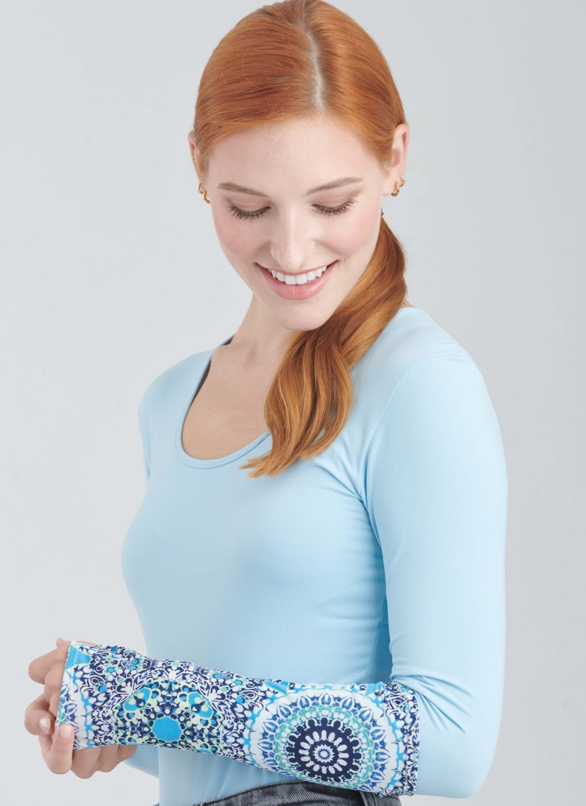 Simplicity Sewing Pattern S9902 Wrap, Sleeves and Mitt in Two Sizes and Sling By Carla Reiss Design