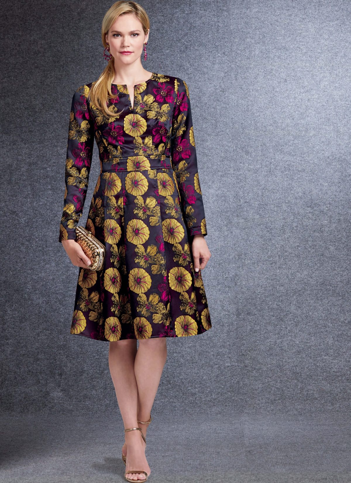 Vogue Patterns V1737 Misses' Fit-And-Flare Dresses with Waistband and Pockets