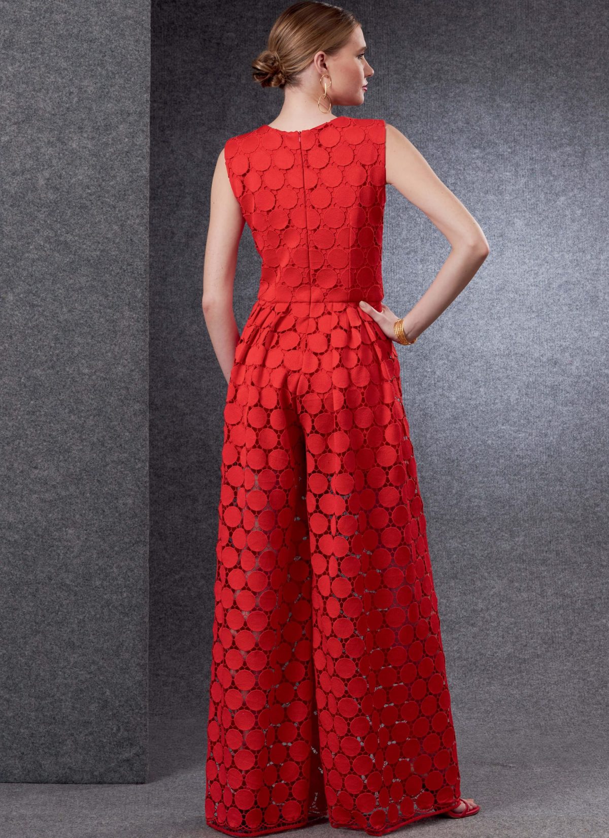 vogue cut商品 Vogue Patterns V1806 Misses' & Misses' Petite Jumpsuit Júlio César