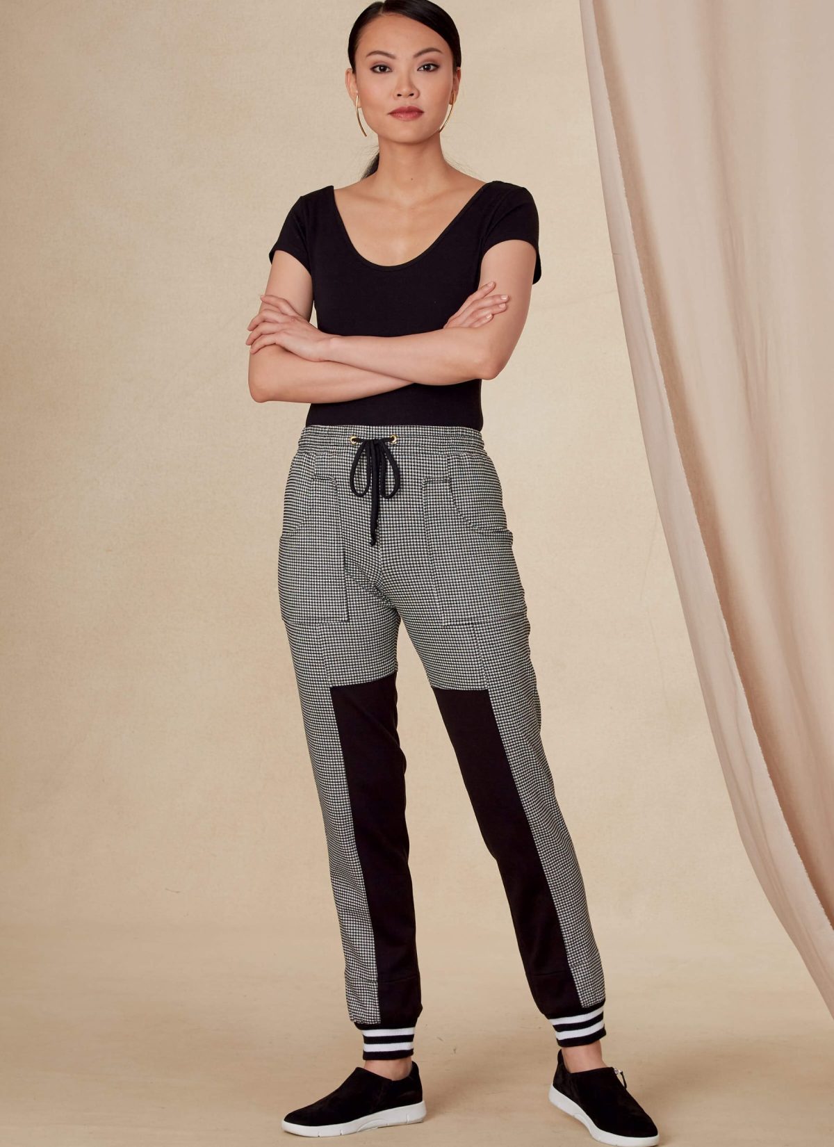 Vogue Patterns V1828 Misses' and Misses' Petite Track Trousers