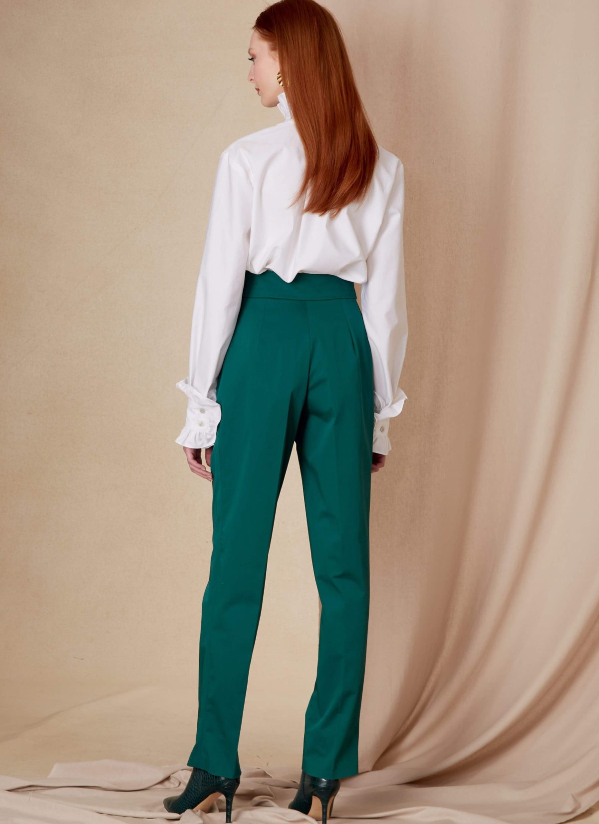 Vogue Patterns V1829 Misses' and Misses' Petite Trousers