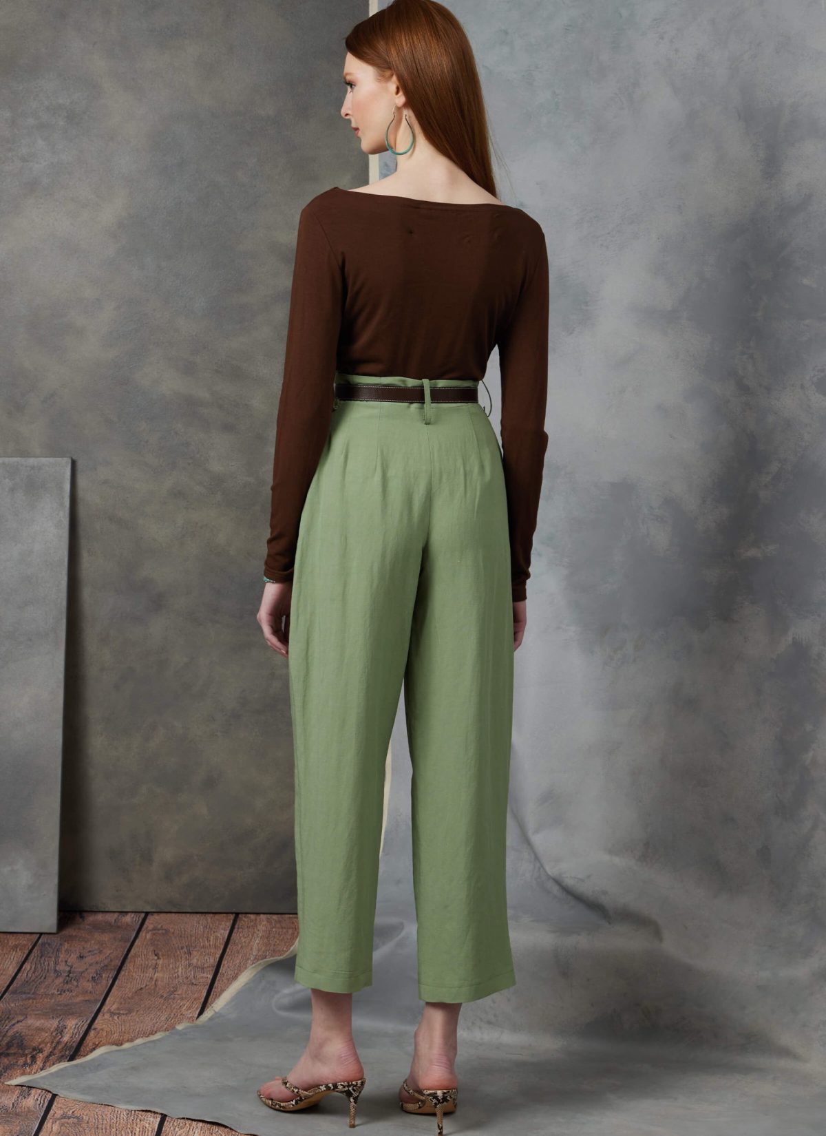 Vogue Patterns V1900 Misses' Shorts and Trousers