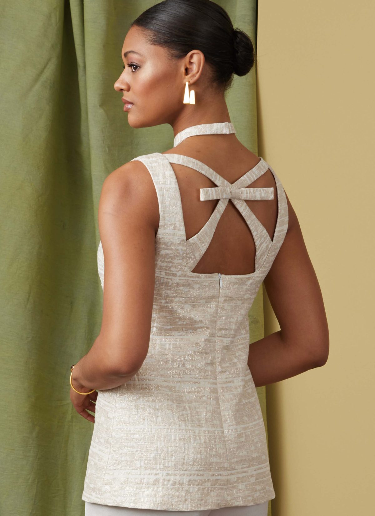 Vogue Patterns V1922 Misses' Sleeveless Top