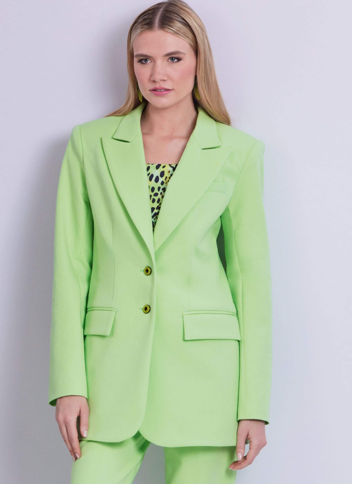 Vogue Patterns V1960 Misses’ Jacket, Knit Top and Trousers