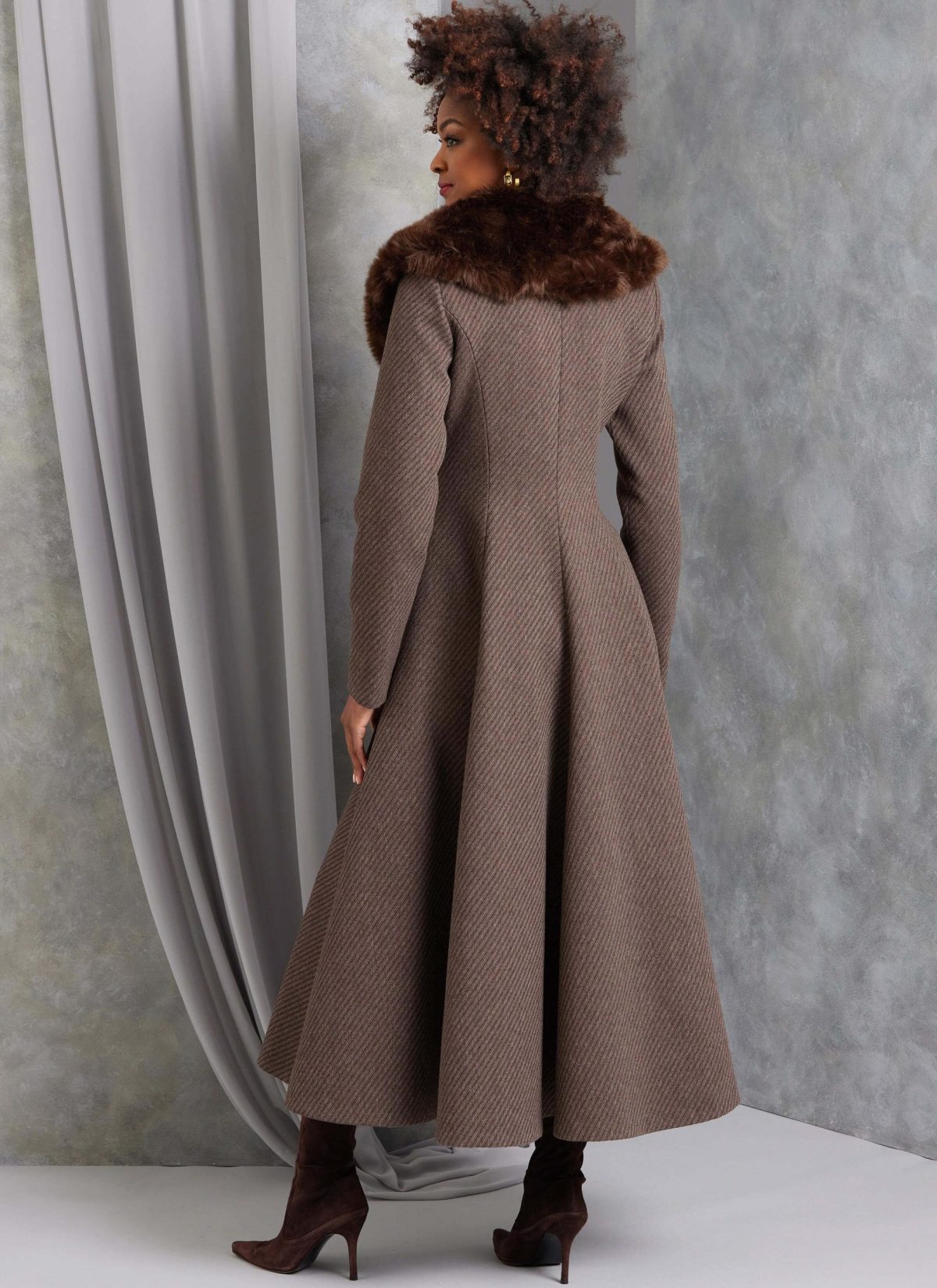 Vogue Patterns V1971 Misses' Coat in Five Lengths