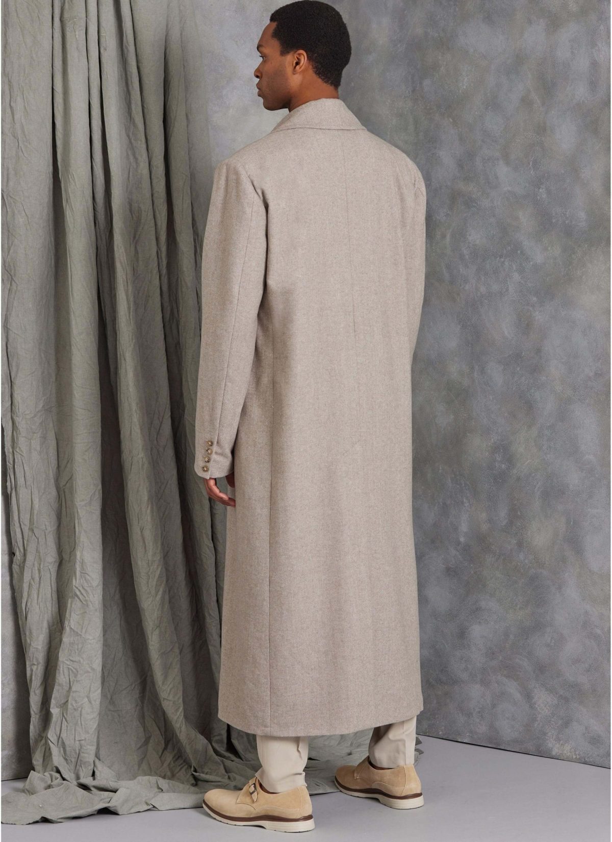 Vogue Patterns V1976 Men's Coat in Two Lengths
