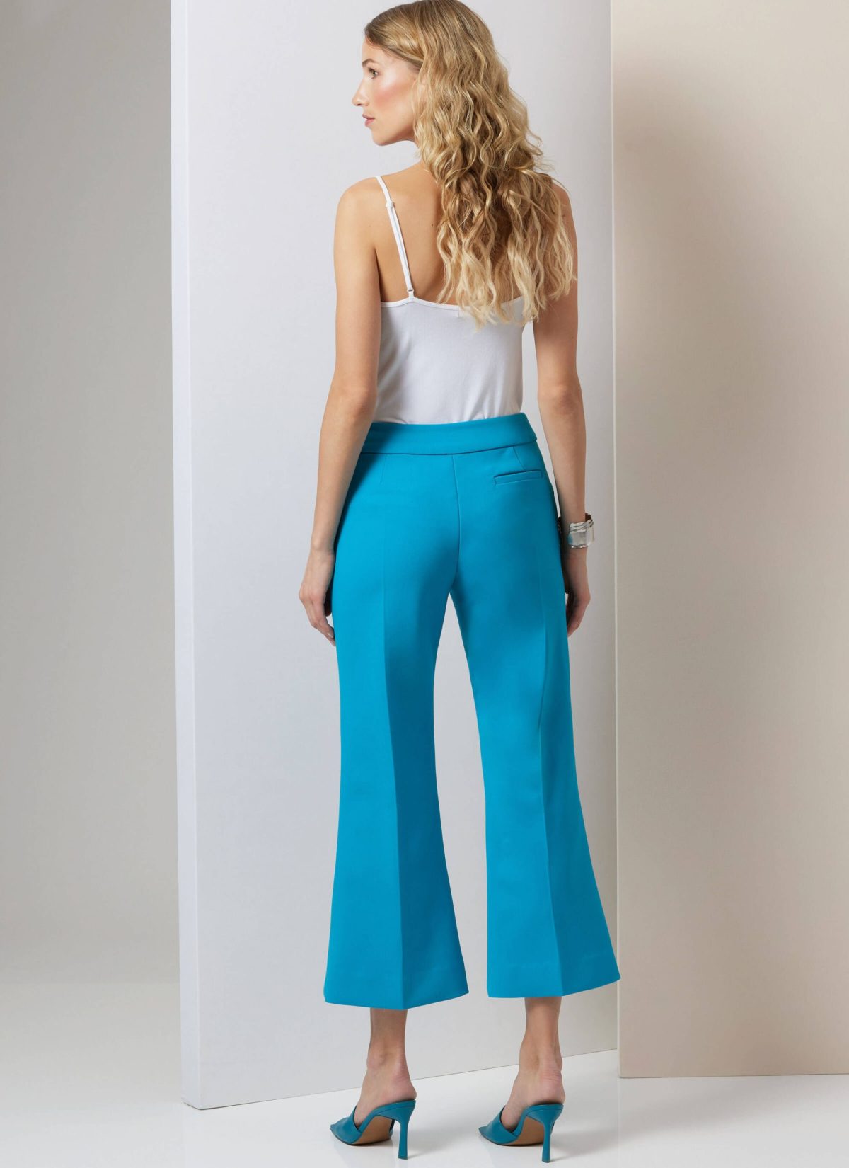 Vogue Patterns V2036 Misses' Waistcoat and Trousers