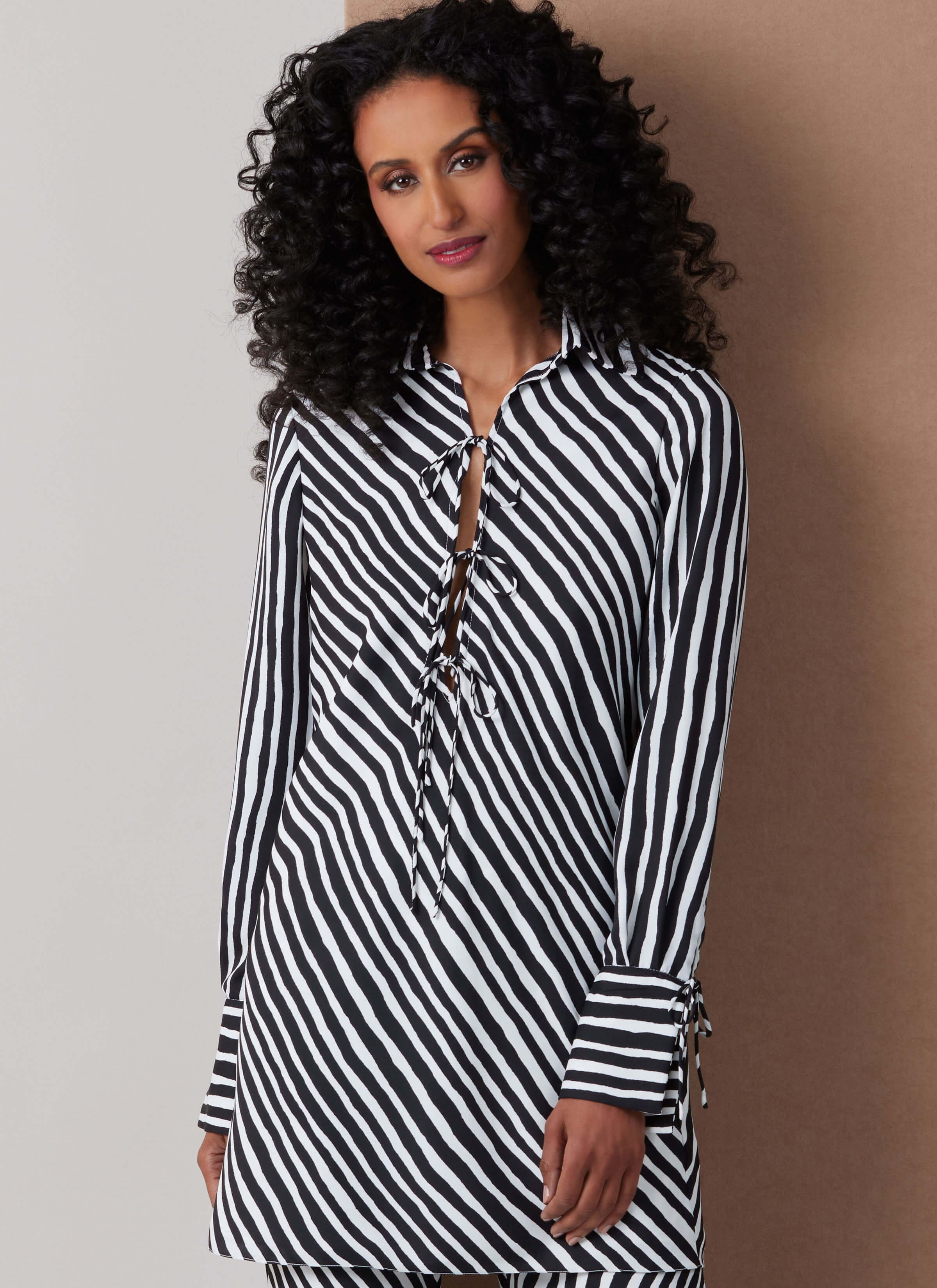 Vogue Patterns Sewing Pattern V2140 Misses' Tunic with Sleeve Variations and Trousers