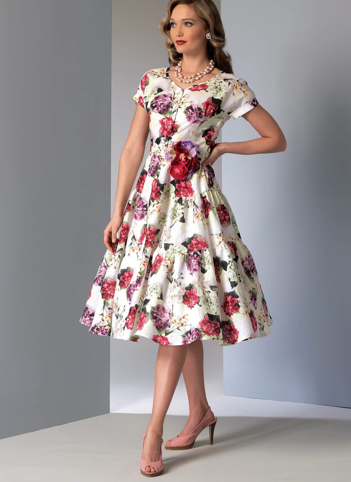 Vogue Patterns V9106 Misses' Dress and Belt