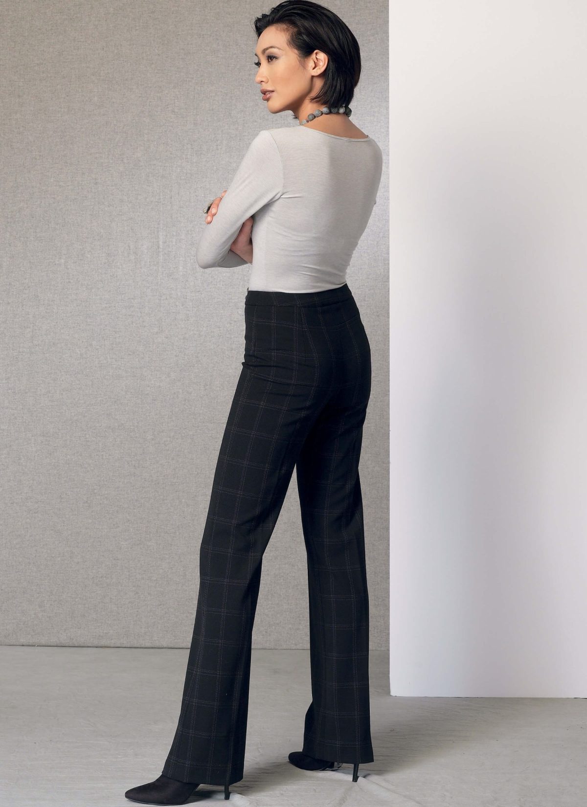 Vogue Patterns V9181 Misses' Custom-Fit Bootcut Pants
