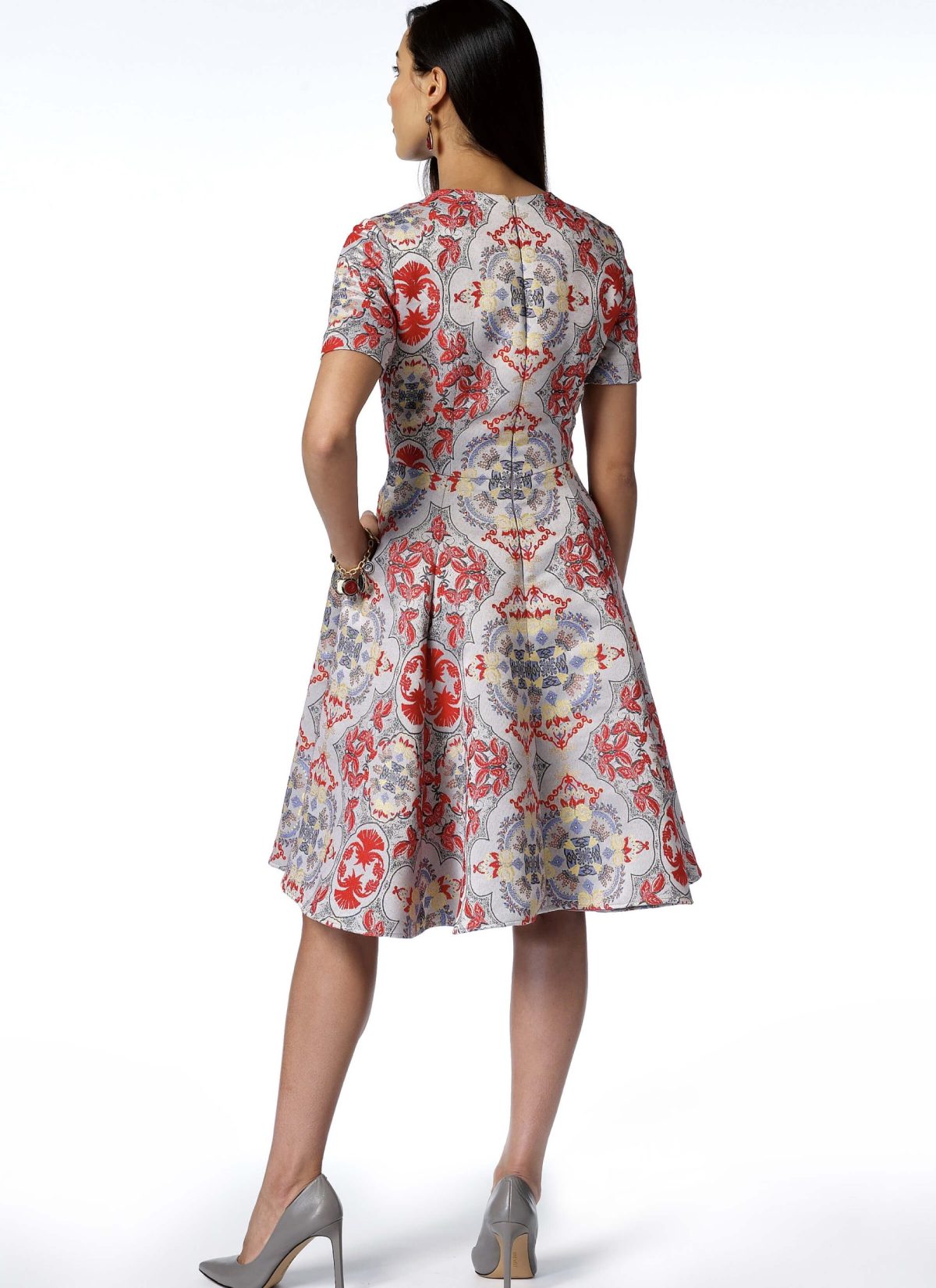 Vogue Patterns V9202 Misses’ Dresses with Flared or Straight Skirt ...