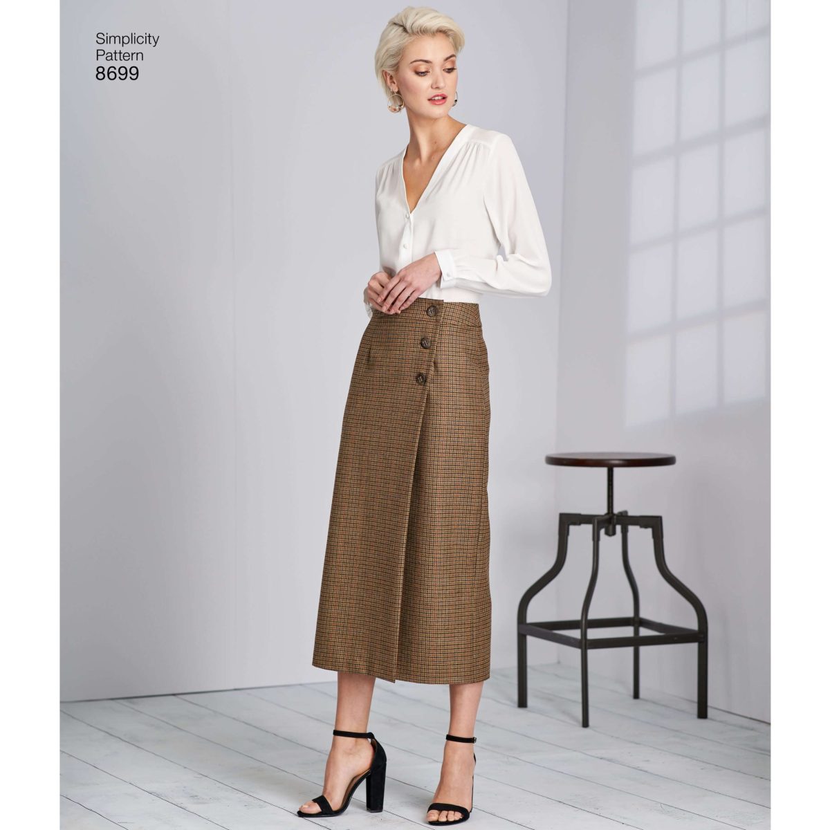 Simplicity 8699 Women's Wrap Skirts with Length Variations